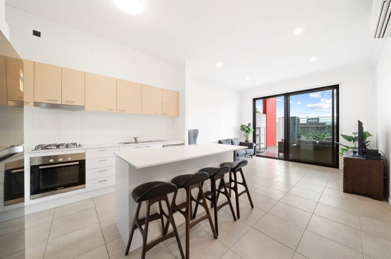Photo - 102/33 Nundah Street, Nundah QLD 4012 - Image 2