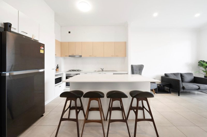 Photo - 102/33 Nundah Street, Nundah QLD 4012 - Image 3