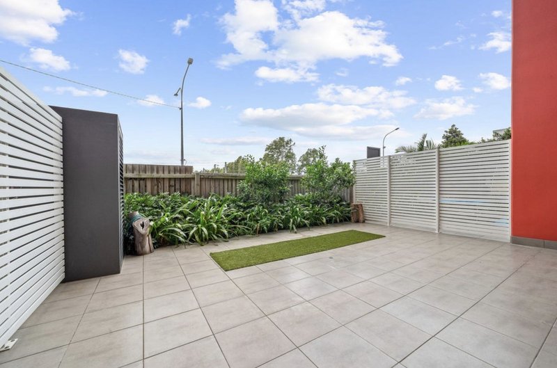 Photo - 102/33 Nundah Street, Nundah QLD 4012 - Image 12