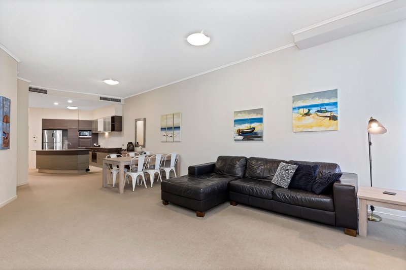 Photo - 102/36-38 Duporth Avenue, Maroochydore QLD 4558 - Image 9