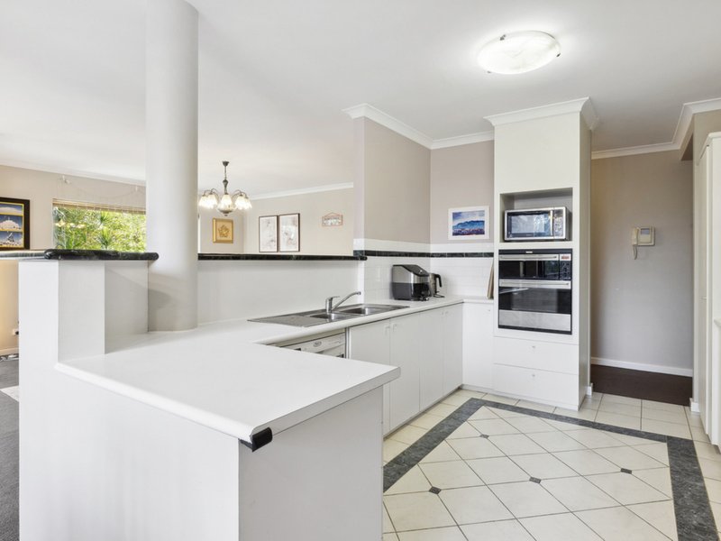 Photo - 10/24 Constitution Street, East Perth WA 6004 - Image 3