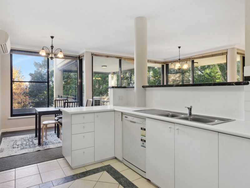 Photo - 10/24 Constitution Street, East Perth WA 6004 - Image 6
