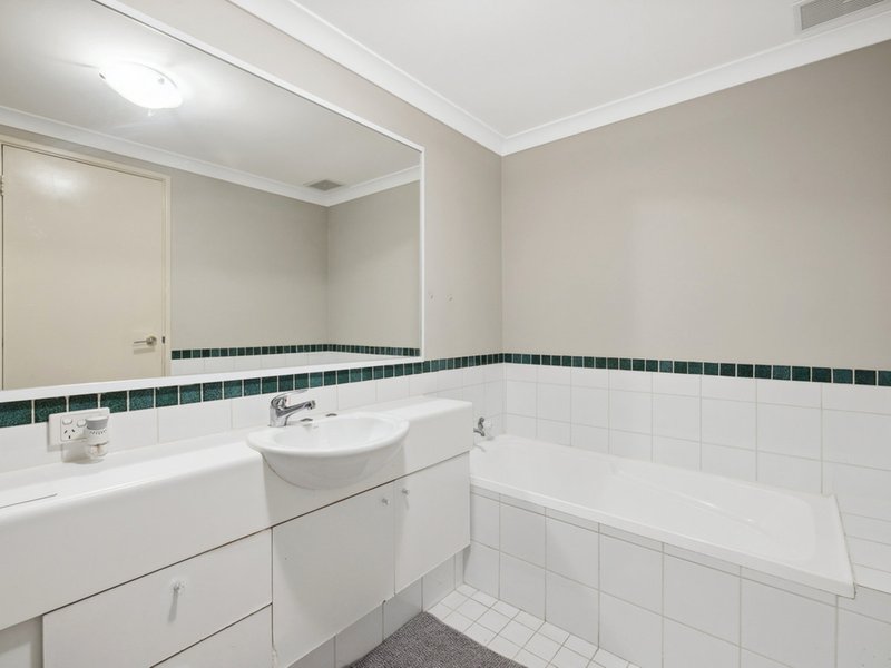 Photo - 10/24 Constitution Street, East Perth WA 6004 - Image 10