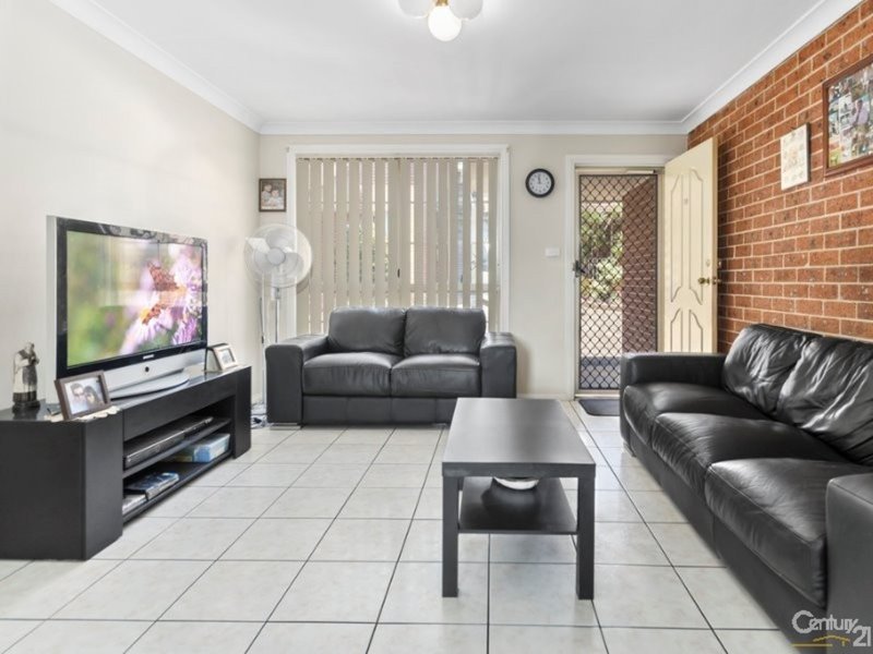 Photo - 10/24 Gunsynd Ave , Casula NSW 2170 - Image 2