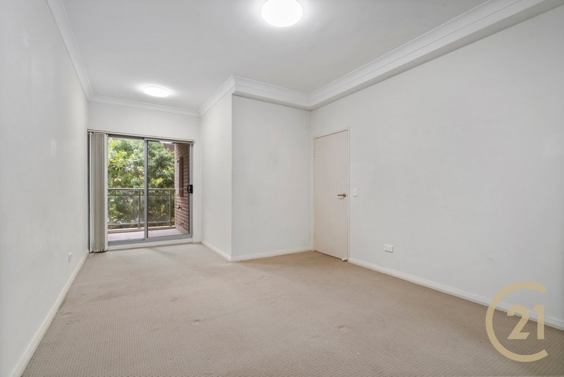 Photo - 10/24 Lachlan Street, Liverpool NSW 2170 - Image 8