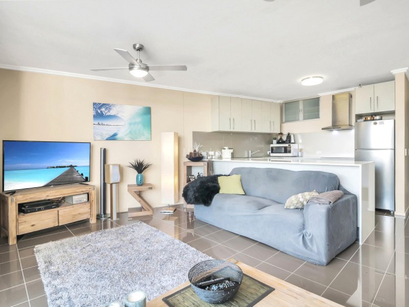 Photo - 102/40 Watson Esplanade, Surfers Paradise QLD 4217 - Image 6