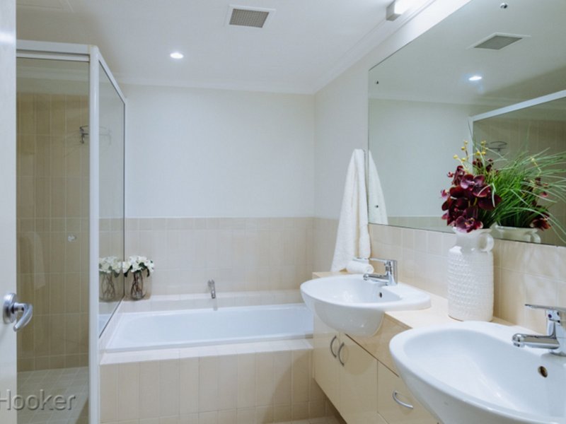 Photo - 10/25 Haig Park Circle, East Perth WA 6004 - Image 21