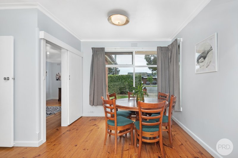 Photo - 1025 Norman Street, Wendouree VIC 3355 - Image 5