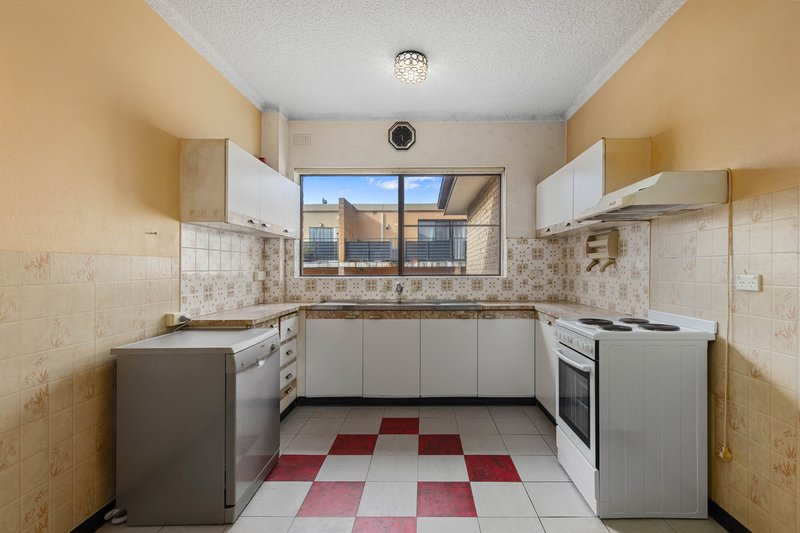 Photo - 10/25 Woids Avenue, Hurstville NSW 2220 - Image 6
