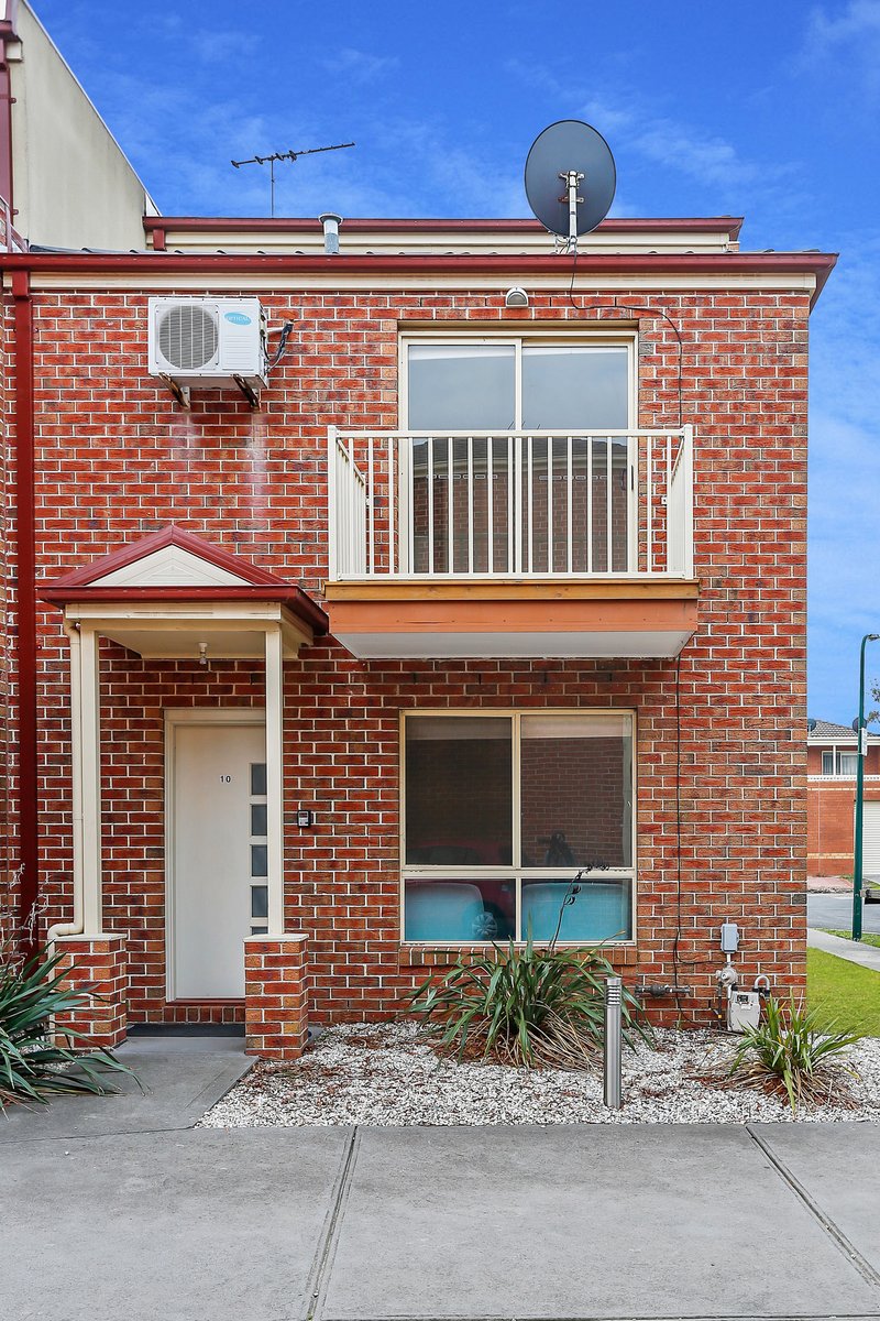 Photo - 10/26 Mckinley Drive, Roxburgh Park VIC 3064 - Image 1
