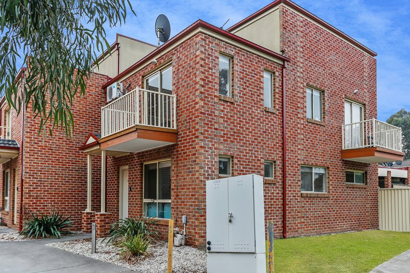 Photo - 10/26 Mckinley Drive, Roxburgh Park VIC 3064 - Image 8