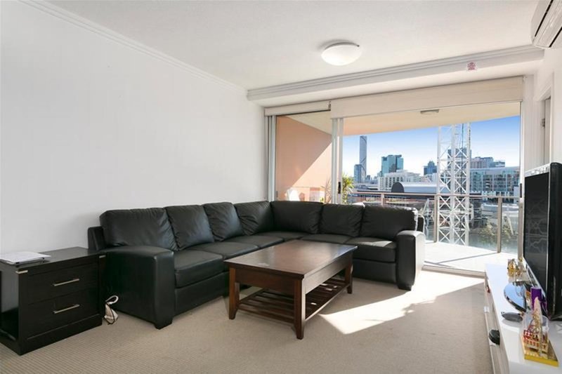 Photo - 102/62 Cordelia Street, South Brisbane QLD 4101 - Image 2