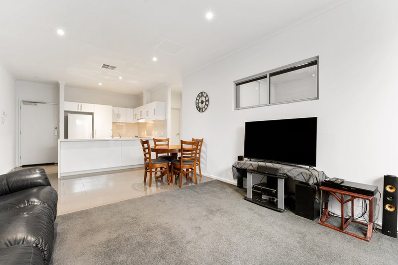 Photo - 10/27-29 Metro Parade, Mawson Lakes SA 5095 - Image 4