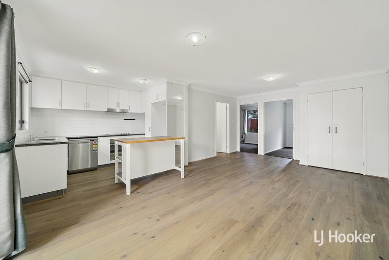 Photo - 10/27 Whitmore Crescent, Watson ACT 2602 - Image 1