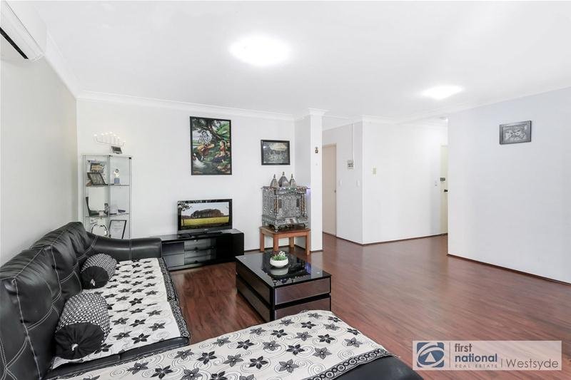 Photo - 10/275-277 Dunmore Street, Pendle Hill NSW 2145 - Image 2