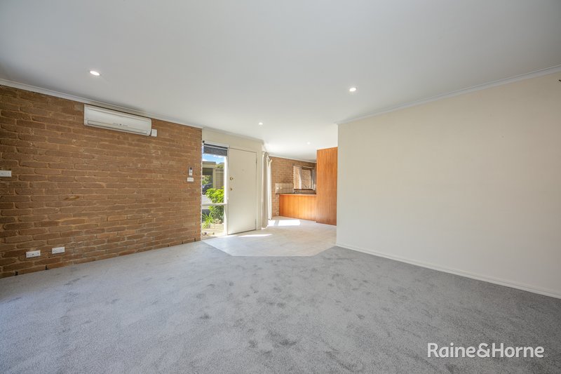 Photo - 10/28-30 Darbyshire Street, Sunbury VIC 3429 - Image 4