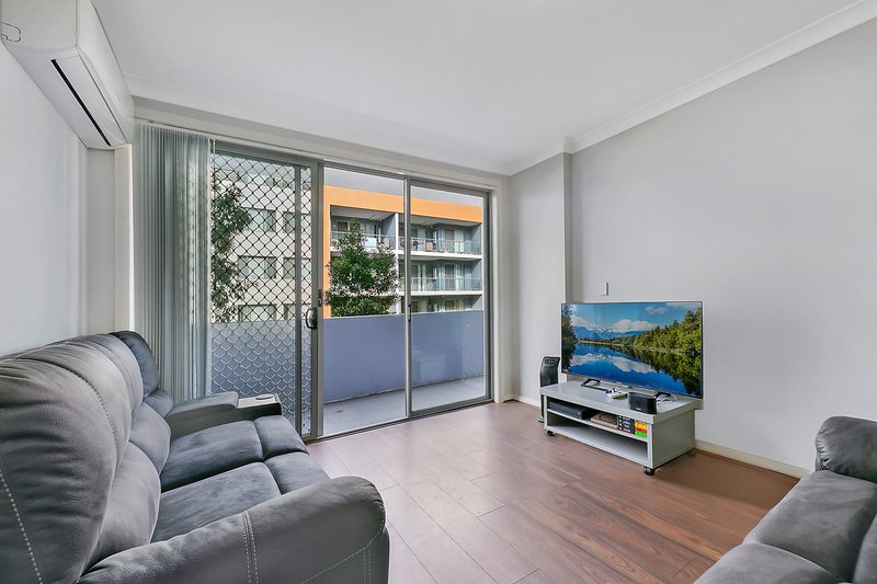 Photo - 102/8B Myrtle Street, Prospect NSW 2148 - Image 2