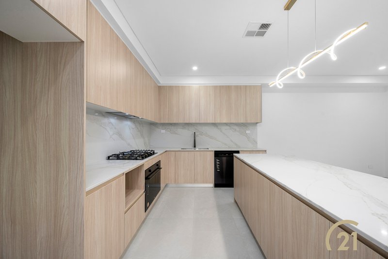 Photo - 102A Polding Street, Smithfield NSW 2164 - Image 6