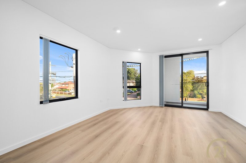 Photo - 102A Polding Street, Smithfield NSW 2164 - Image 11