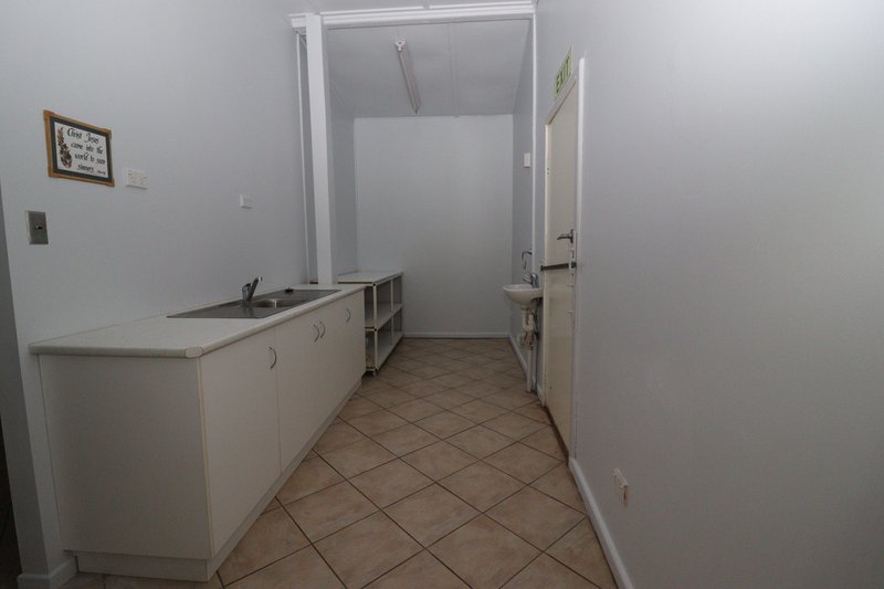 Photo - 102A Victoria Street, St George QLD 4487 - Image 10