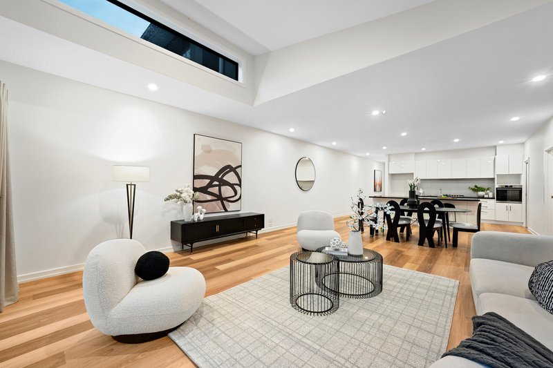 Photo - 102b Stud Road, Wantirna VIC 3152 - Image 2