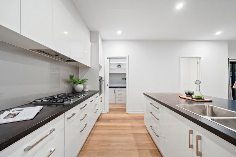 Photo - 102b Stud Road, Wantirna VIC 3152 - Image 4