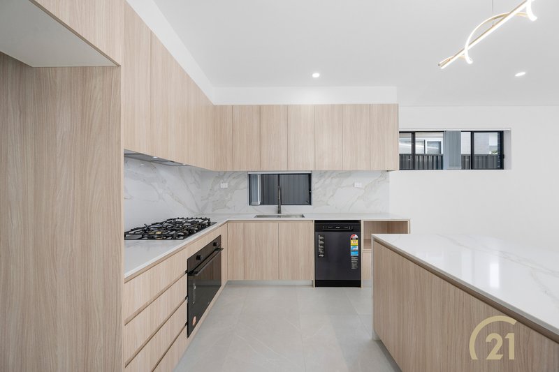 Photo - 102C Polding Street, Smithfield NSW 2164 - Image 6