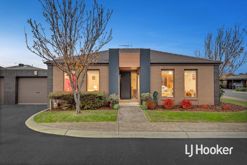 Photo - 10/3 Campaspe Way, Point Cook VIC 3030 - Image 1