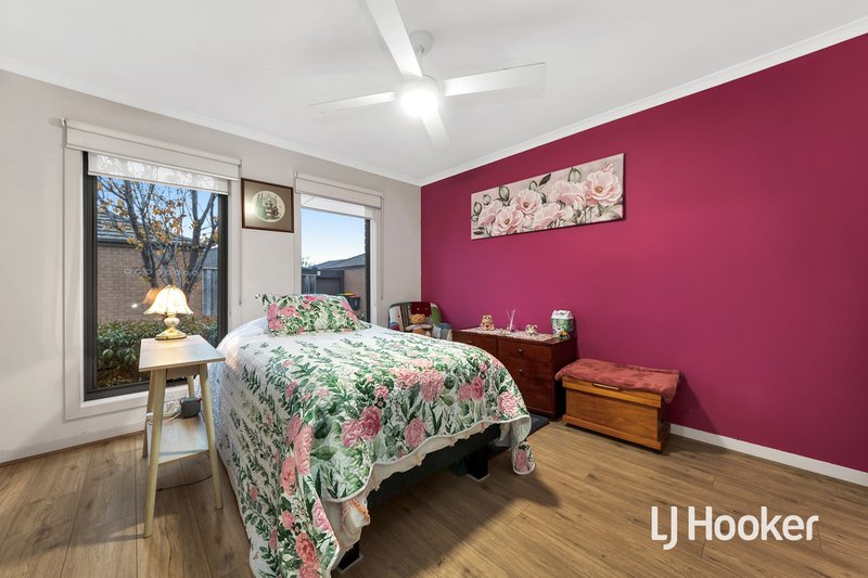 Photo - 10/3 Campaspe Way, Point Cook VIC 3030 - Image 2