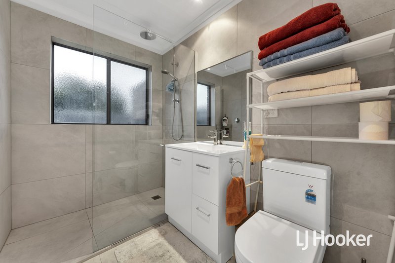 Photo - 10/3 Campaspe Way, Point Cook VIC 3030 - Image 4