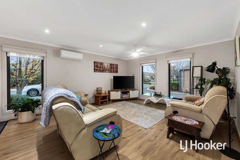 Photo - 10/3 Campaspe Way, Point Cook VIC 3030 - Image 5
