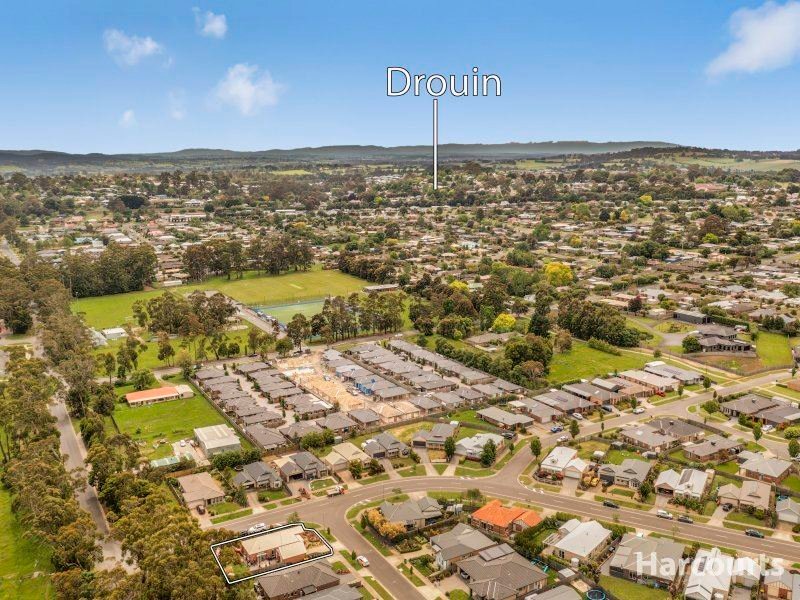 Photo - 103 Cook Street, Drouin VIC 3818 - Image 2