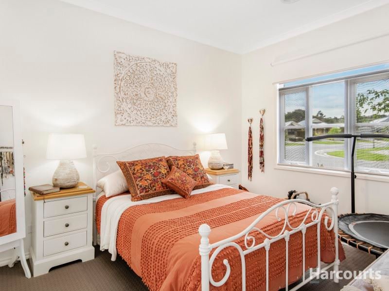 Photo - 103 Cook Street, Drouin VIC 3818 - Image 5