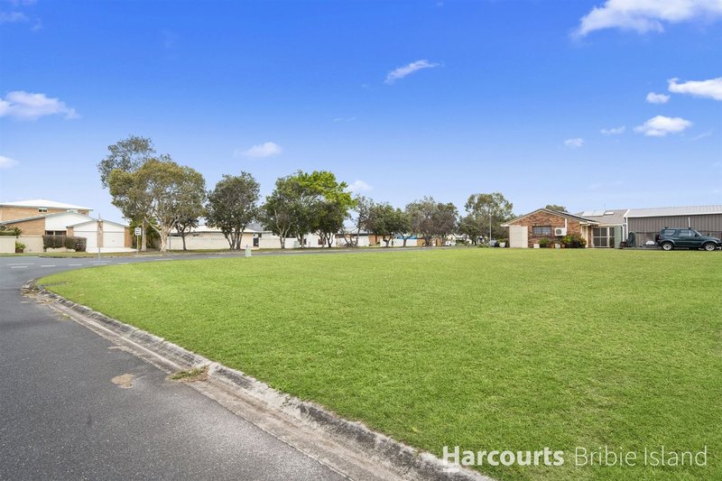 Photo - 103 Endeavour Drive, Banksia Beach QLD 4507 - Image 6