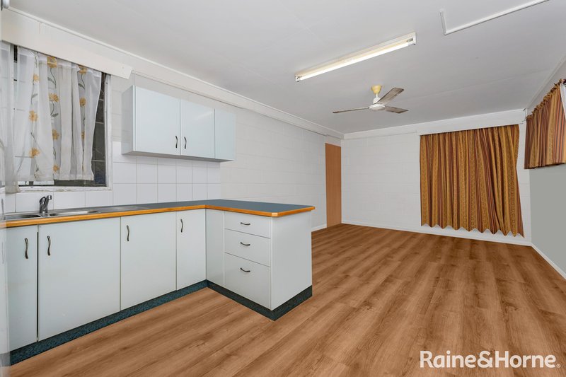 Photo - 103 Hammett Street, Currajong QLD 4812 - Image 7