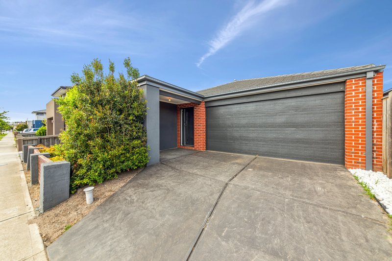 Photo - 103 Henry Street, Pakenham VIC 3810 - Image 3