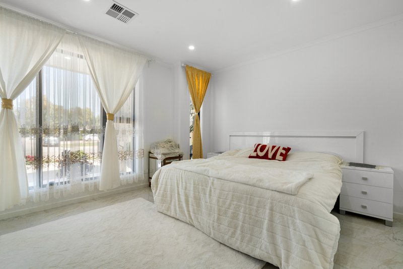 Photo - 103 Lochside Drive, West Lakes SA 5021 - Image 13