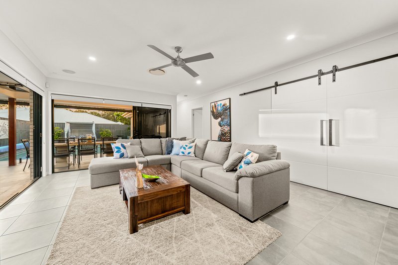 Photo - 103 Ponting Circuit, Pallara QLD 4110 - Image 2