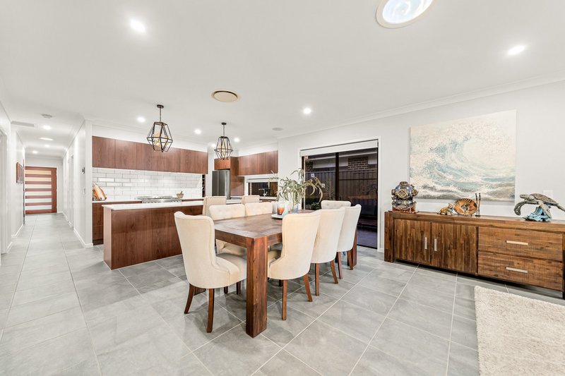 Photo - 103 Ponting Circuit, Pallara QLD 4110 - Image 7