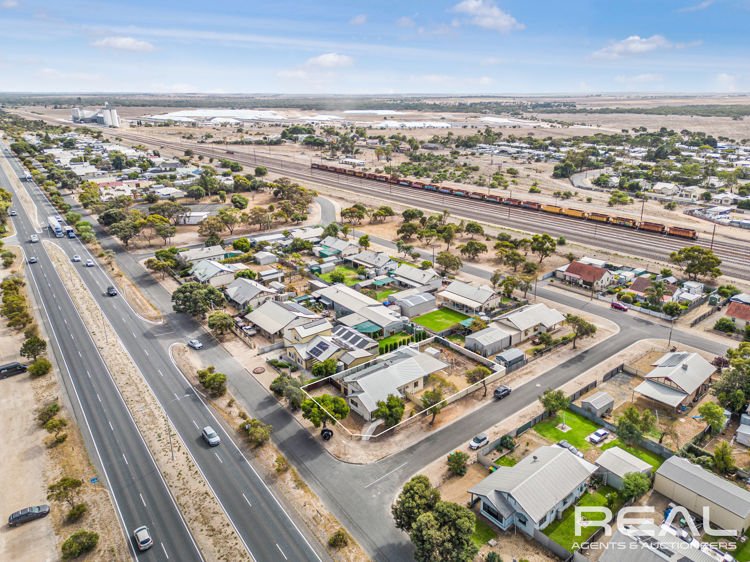 Photo - 103 Princes Highway, Tailem Bend SA 5260 - Image 22