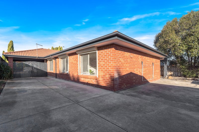 Photo - 103 Rossiter Avenue, Roxburgh Park VIC 3064 - Image 17