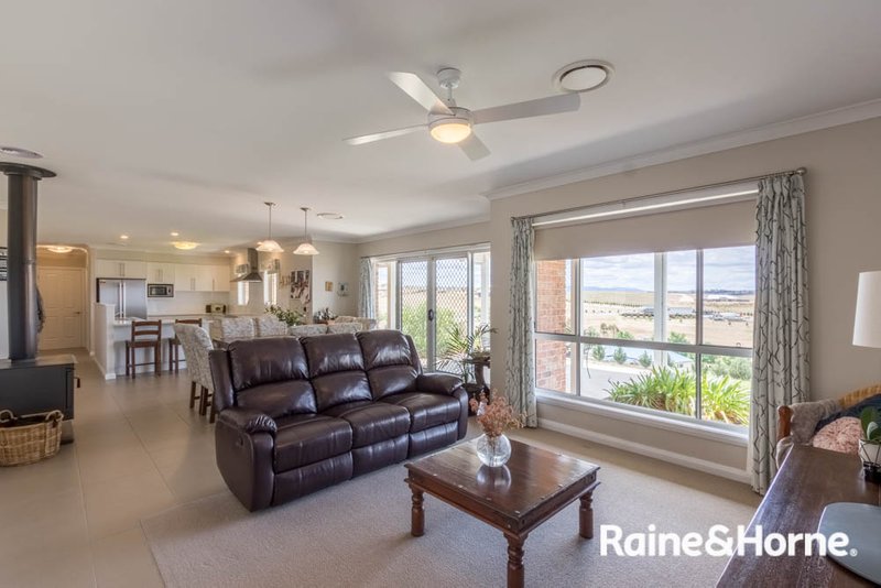 Photo - 103 Samuel Way, The Lagoon NSW 2795 - Image 6