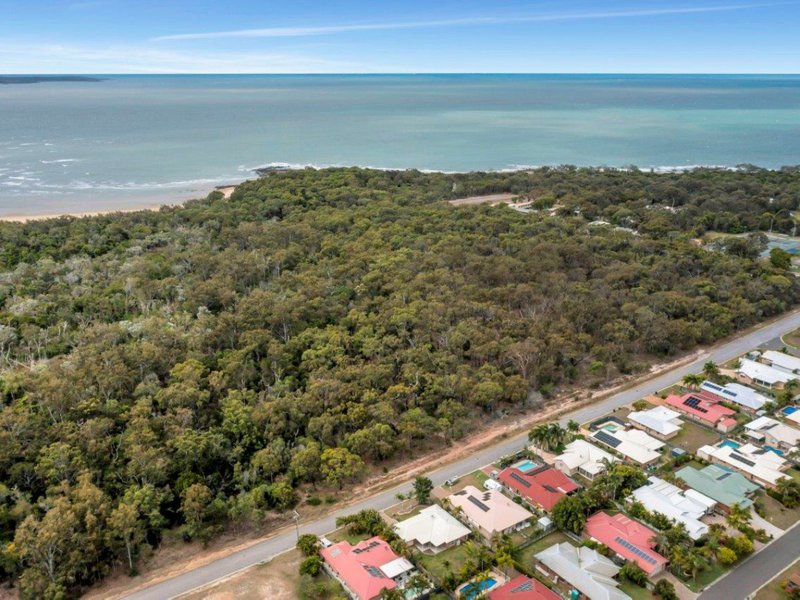 Photo - 103 The Oaks Road, Tannum Sands QLD 4680 - Image 17