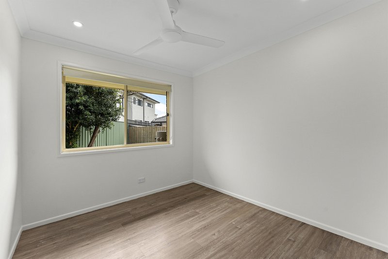 Photo - 10/30 Lindeman Place, Eight Mile Plains QLD 4113 - Image 11