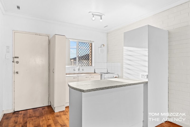 Photo - 10/307 Wharf Street, Queens Park WA 6107 - Image 5