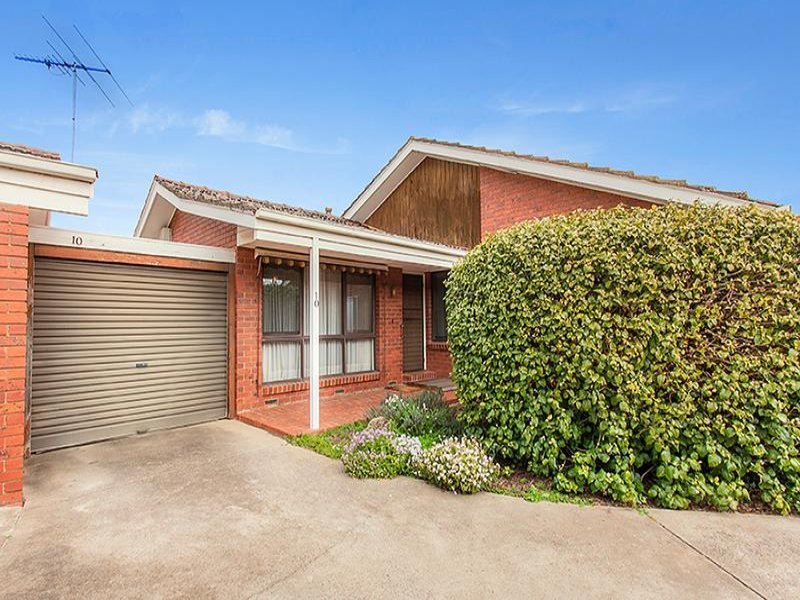 Photo - 10/31-33 Deutgam Street, Werribee VIC 3030 - Image 1