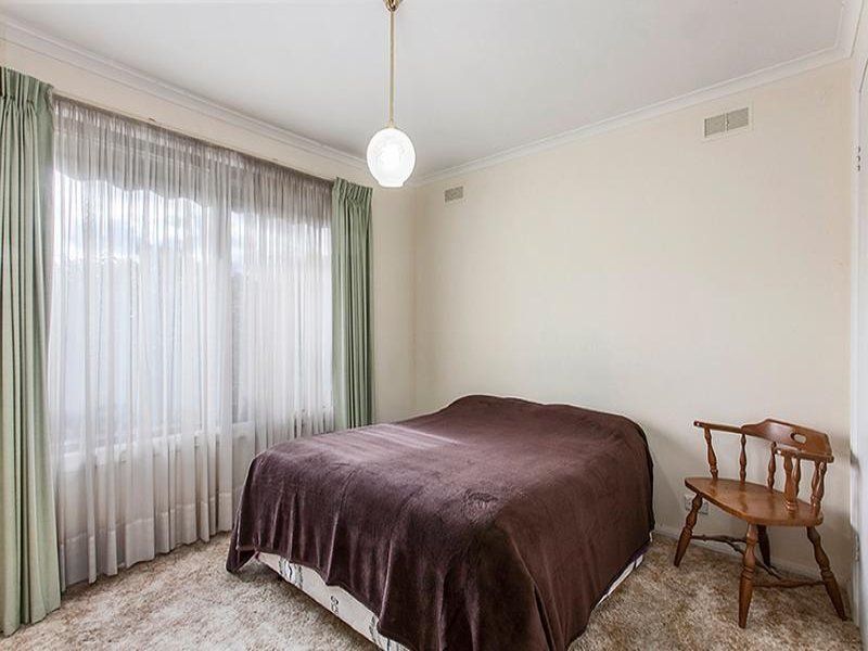 Photo - 10/31-33 Deutgam Street, Werribee VIC 3030 - Image 6