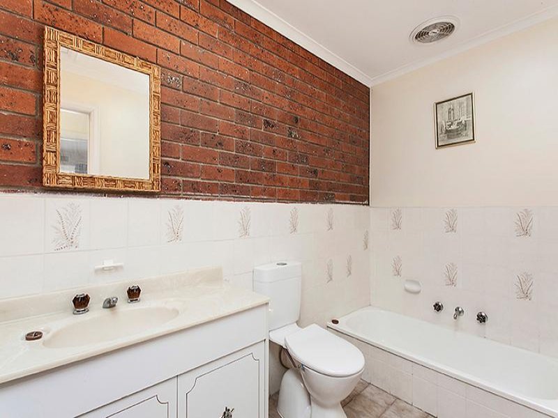 Photo - 10/31-33 Deutgam Street, Werribee VIC 3030 - Image 8