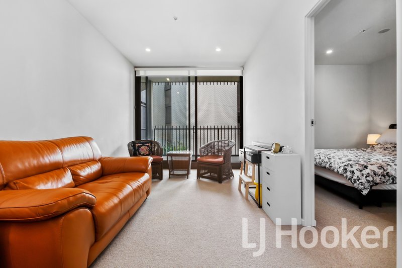 Photo - 103/1 Village Mews, Caulfield North VIC 3161 - Image 4