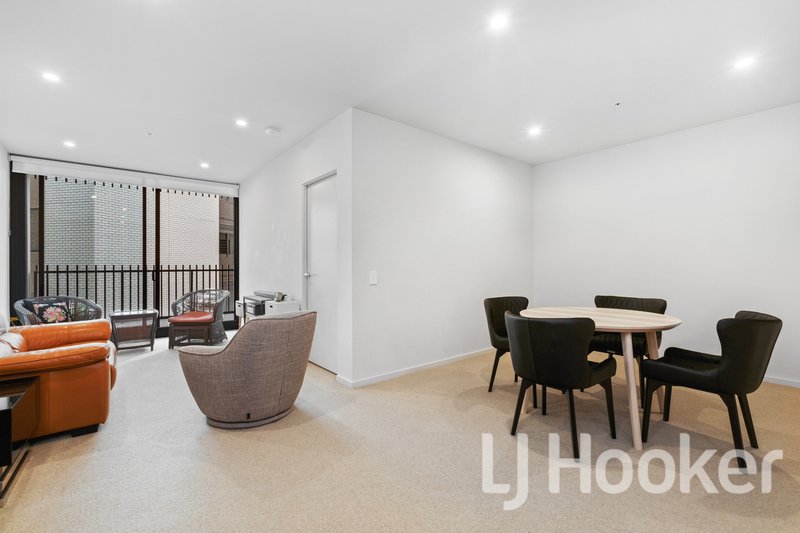 Photo - 103/1 Village Mews, Caulfield North VIC 3161 - Image 6